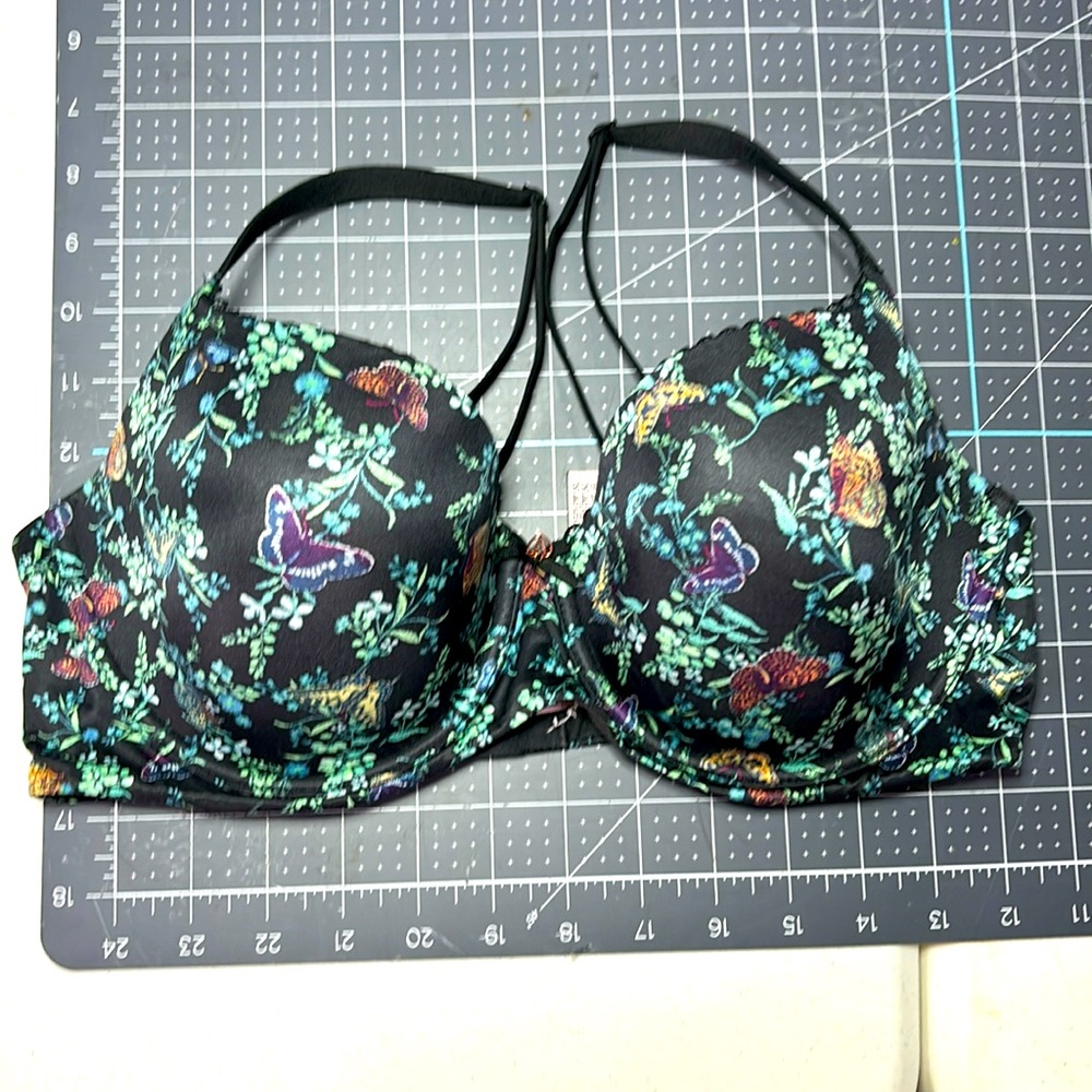 Victoria’s Secret body by Victoria Bra Lined full Coverage 36D